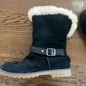 Girls Ugg size 5 suede black winter boots
